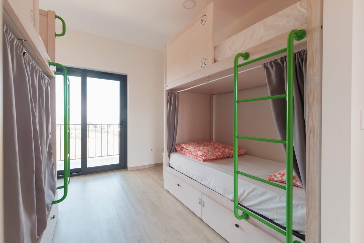 WOT Social Ericeira Surf Hostel - Quartos 4 Bed Mix Dorm (2)
