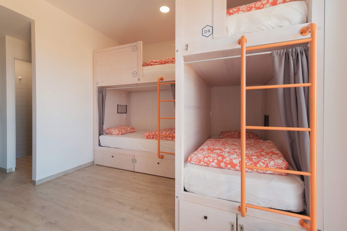 WOT Social Ericeira Surf Hostel - Quartos 6 Bed Mix Dorm
