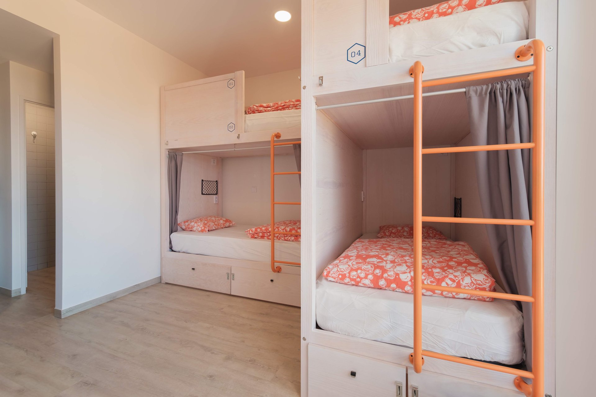 WOT Social Ericeira Surf Hostel - Quartos 6 Bed Mix Dorm