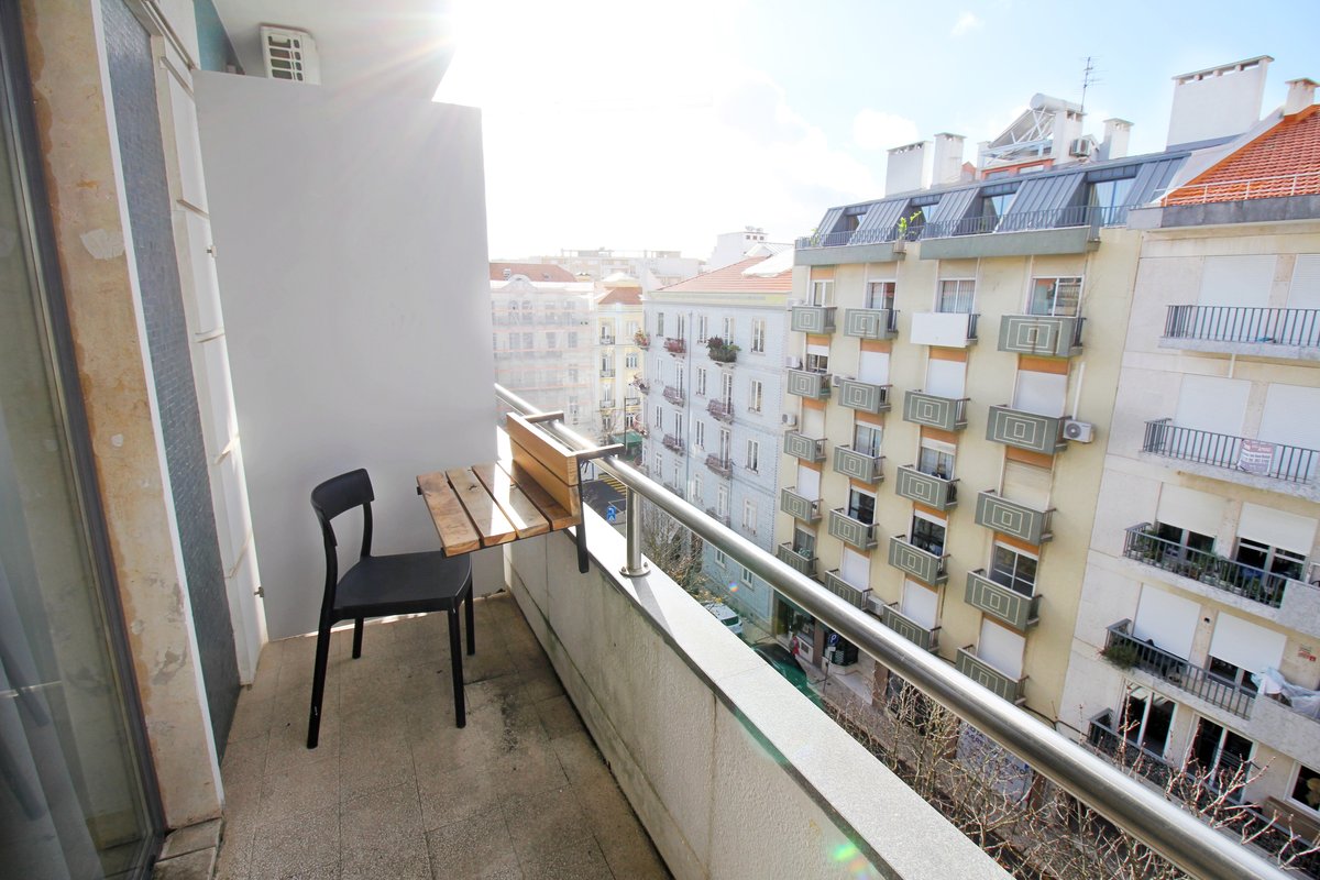 WOT Social Lisbon Nomad - Quartos 4 Dorm Mix_ Family Room Balcony 508 (5)