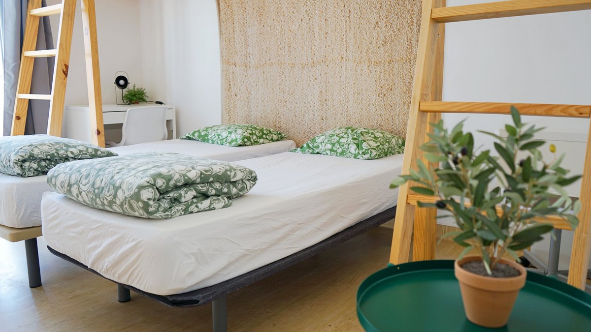 WOT Social Lisbon Nomad - Quartos 4 Dorm Mix_ Family Room Balcony (3)