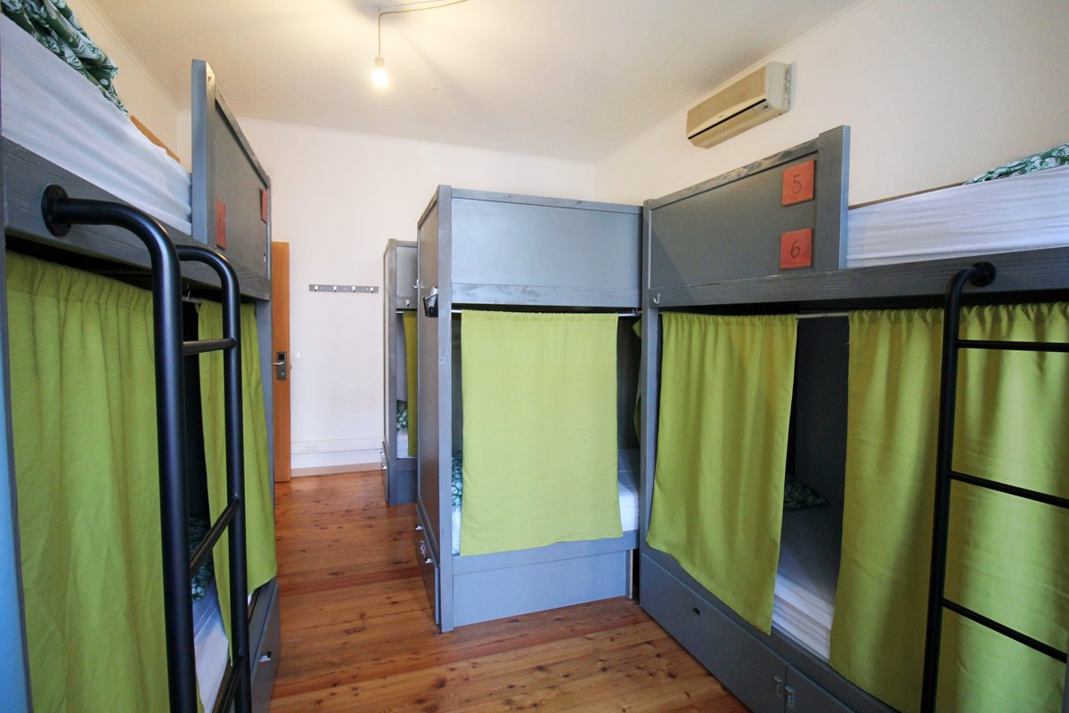 WOT Social Lisbon Patio - 8 Mix Dorm Ensuite 205 (3)