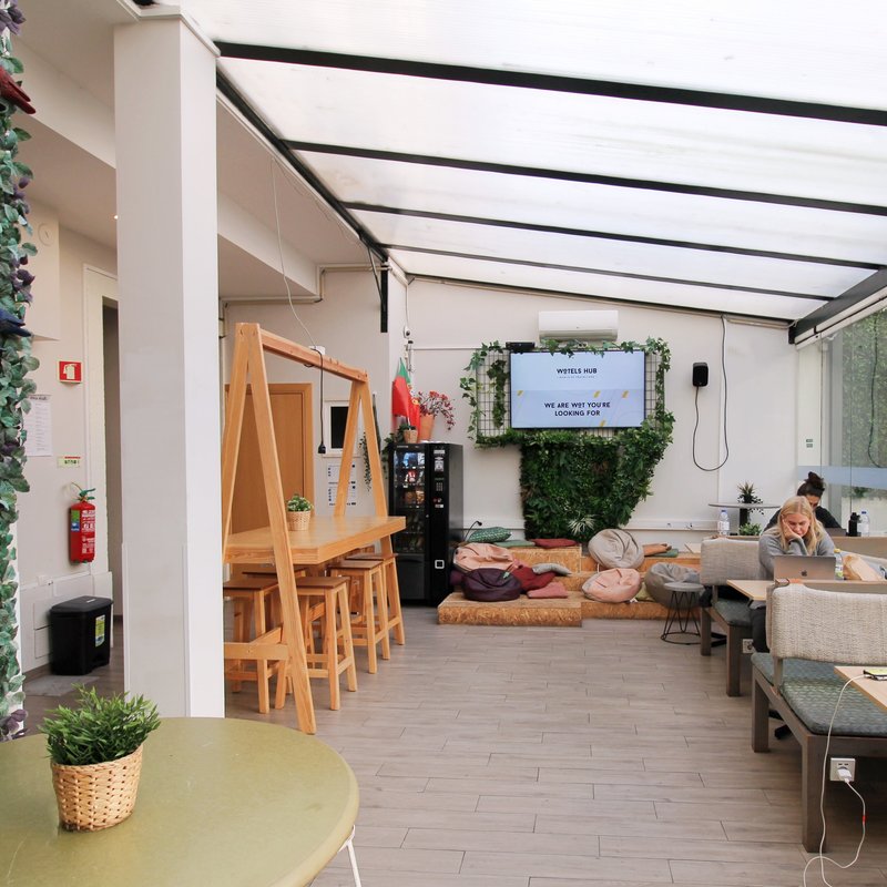 WOT Social Lisbon Patio - Common Area (19)