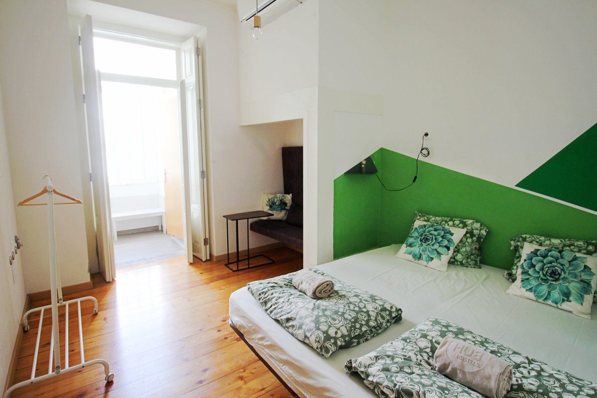 WOT Social Lisbon Patio - Double Room Ensuite (2)