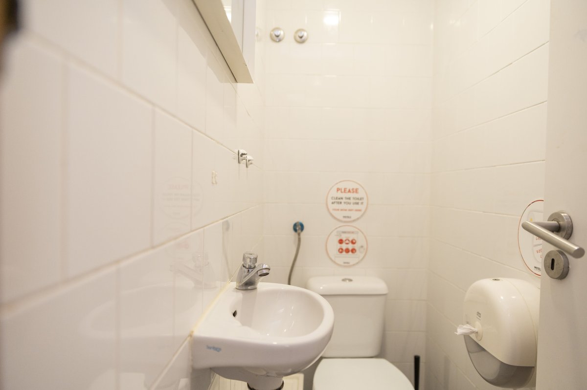 8 bed mix dorm ensuite