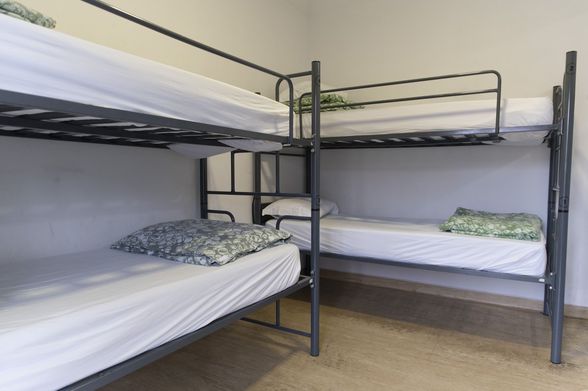 6 dorm w/  balcony - quartos - nomad