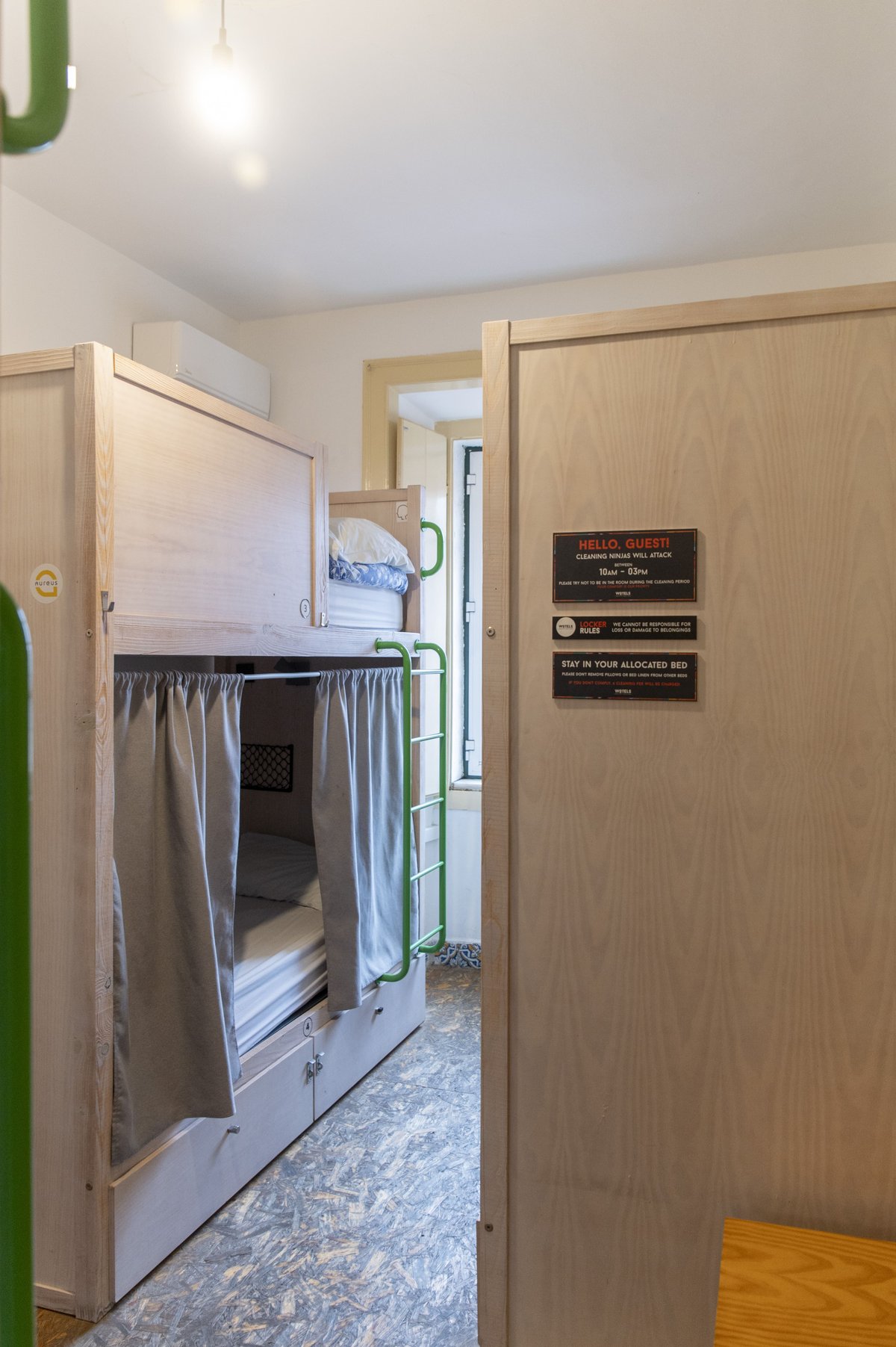 new - 6 bed dorm - quartos